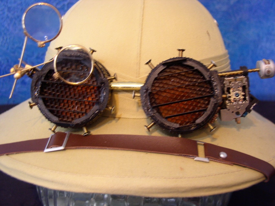 Steampunk_Goggles_by_Klaatahulin.jpg